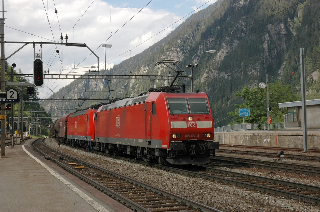 2846-0029-150613.jpg - DBAG 185.127-8 + 185.126-0 / Göschenen 15.6.2013