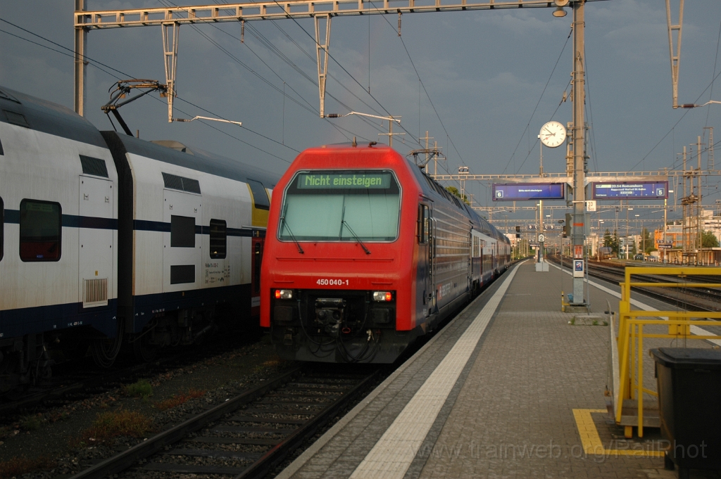 2851-0007-180613.jpg - SBB-CFF Re 450.040-1 "Hinwil" / Pfäffikon SZ 18.6.2013