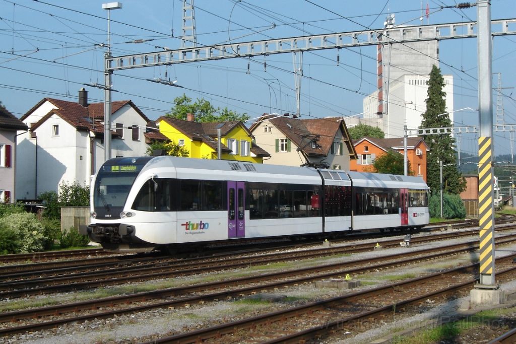 2861-0024-090713.jpg - Thurbo RABe 526.720-8 / Wil 9.7.2013