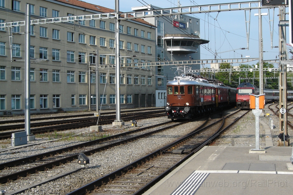 2863-0035-150713.jpg - BLS Ae 6/8 208 + 205 / Bern HB 15.7.2013