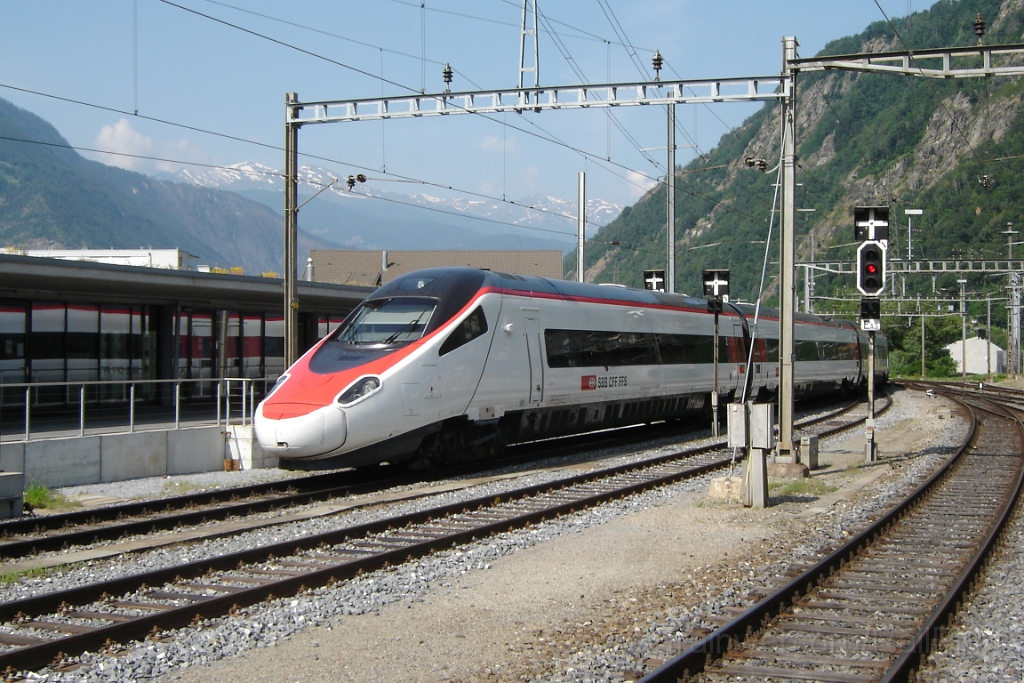 2863-0042-150713.jpg - SBB-CFF ETR 93 85 5 610.705-1 / Brig 15.7.2013
