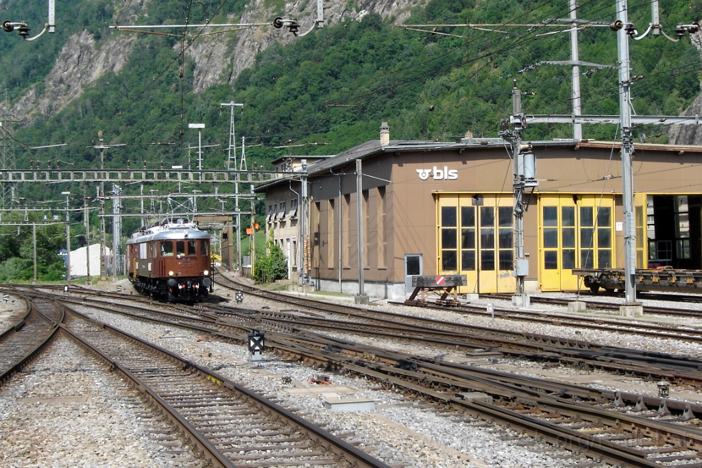 2864-0007-150713.jpg - BLS Ae 6/8 208 + 205 / Brig 15.7.2013