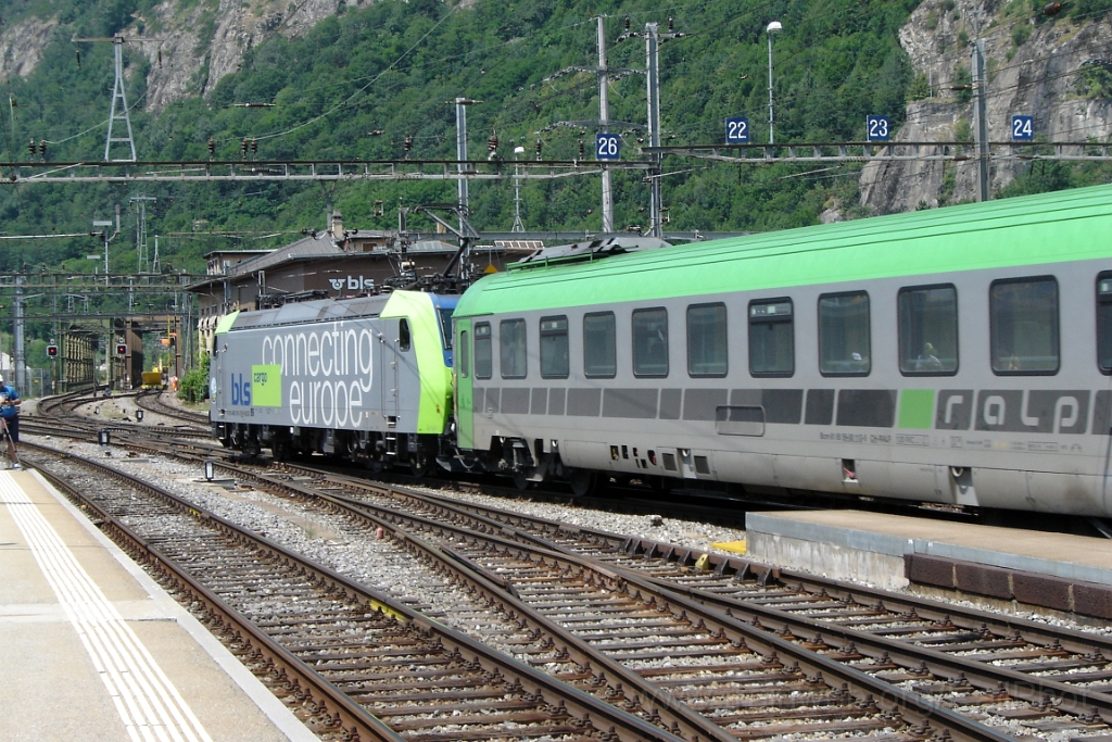 2865-0023-150713.jpg - BLS Re 485.015-2 / Brig 15.7.2013