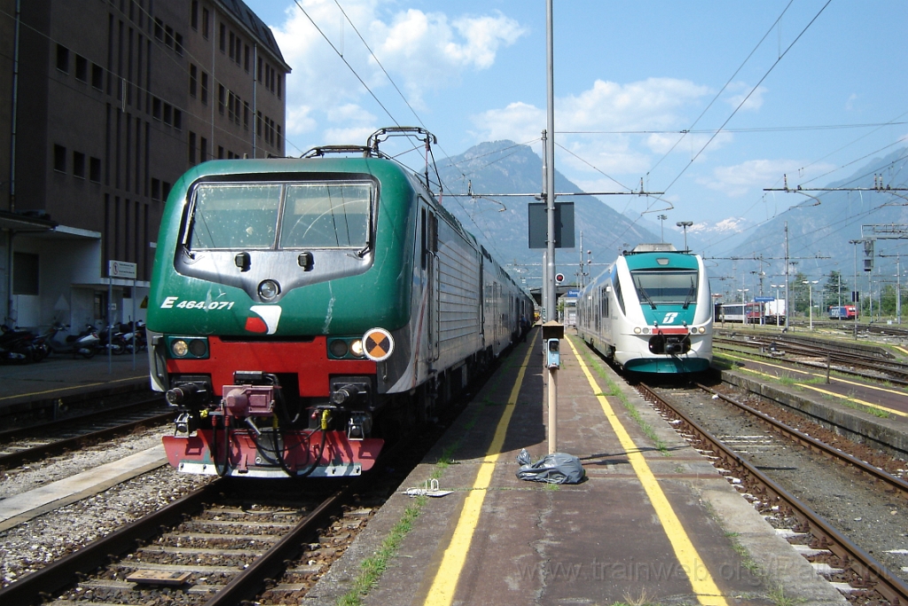 2867-0006-150713.jpg - Trenord E 464.071 + FS ALn 502.093 / Domodossola 15.7.2013