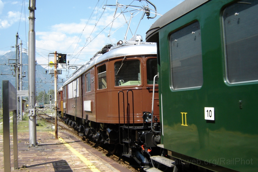 2867-0041-150713.jpg - BLS Ae 6/8 205 + 208 / Domodossola 15.7.2013
