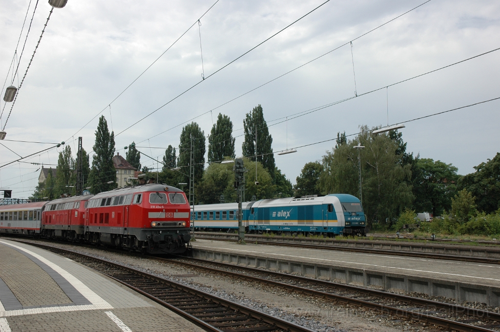 2891-0031-030813.jpg - DBAG 218.464-6 + 218.481-0 + ALEX 223.068-8 / Lindau Hbf 3.8.2013