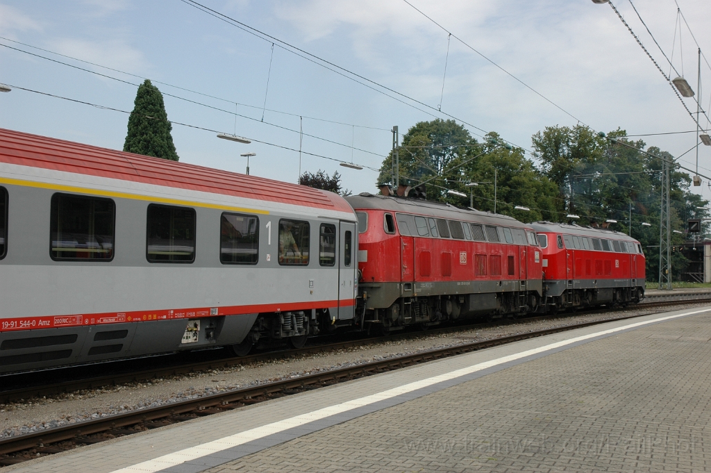 2892-0011-030813.jpg - DBAG 218.464-6 + 218.481-0 / Lindau Hbf 3.8.2013