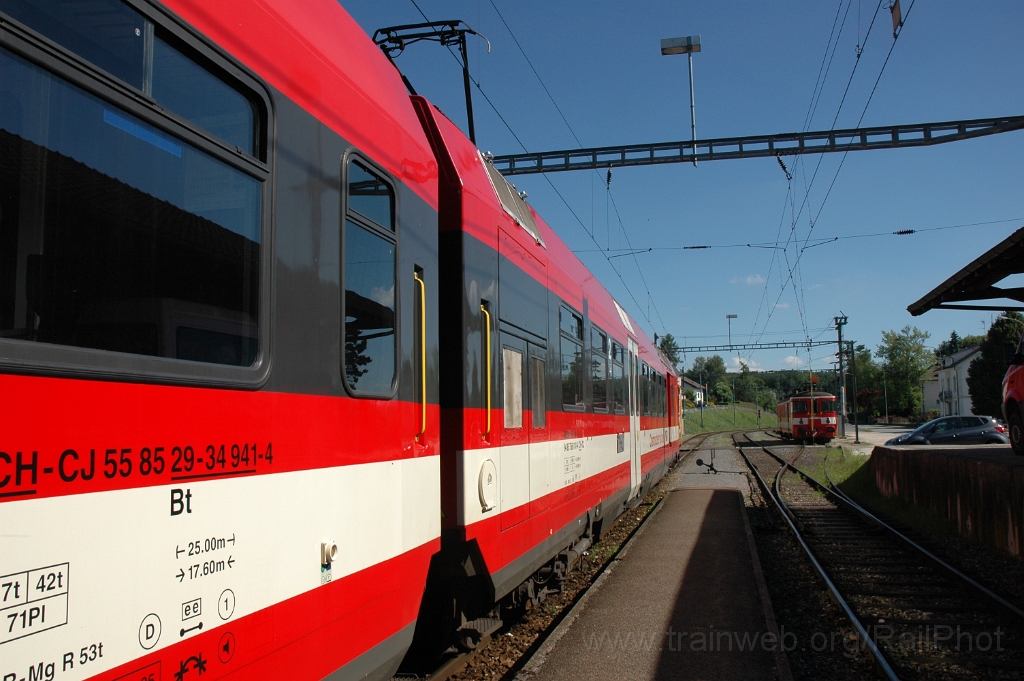 2901-0038-110813.jpg - CJ RBDe 560.141-4 «La Vouivre» + BDe 577.102-7 «Alle» / Bonfol 11.8.2013