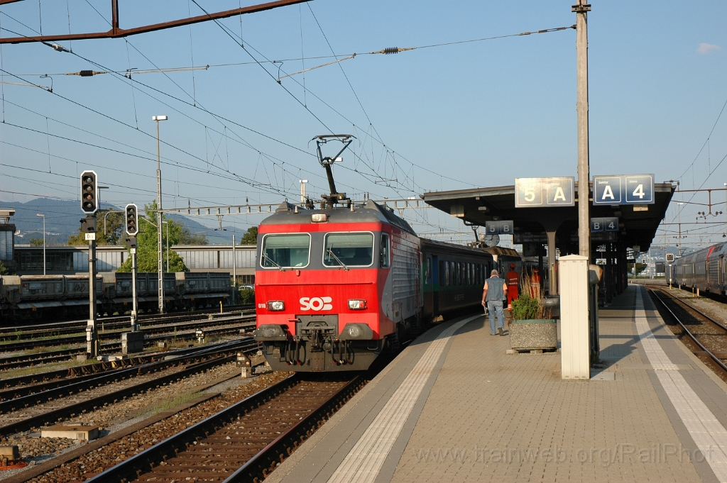 2906-0003-140813.jpg - SOB Re 446.018-4 + Re 456.091-8 «Romanshorn» / Rapperswil 14.8.2013