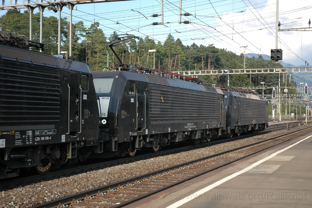 2913-0043-160813.jpg - MRCE ES 64 F4-082 + 111 / Arth-Goldau 16.8.2013