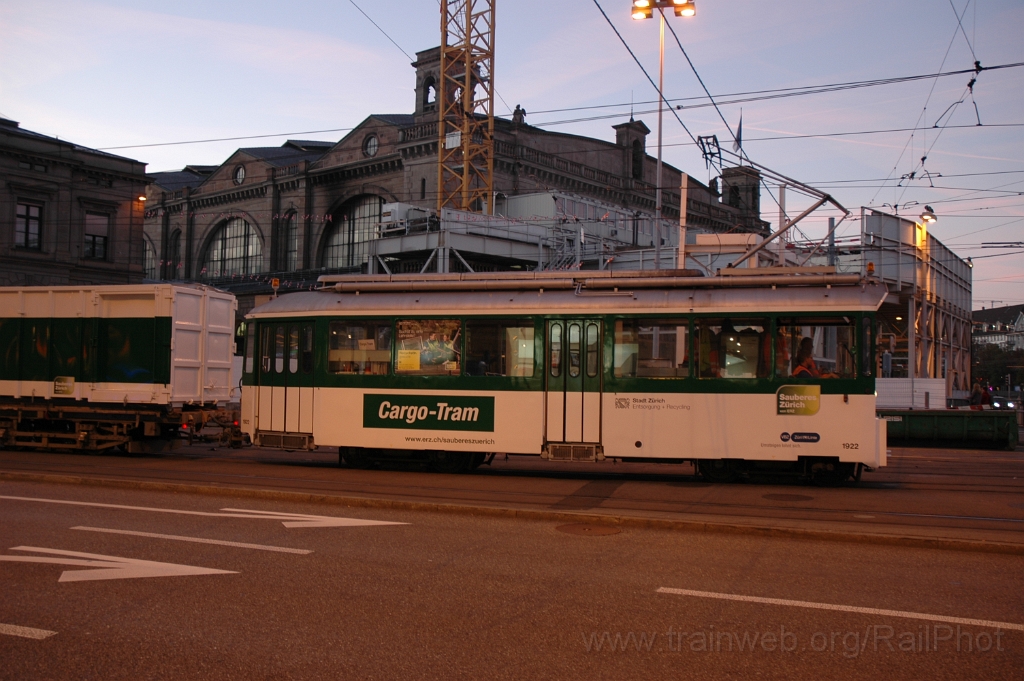 2971-0013-240913.jpg - VBZ Xe 4/4 1922 "Cargotram" / Bahnhofquai 24.9.2013