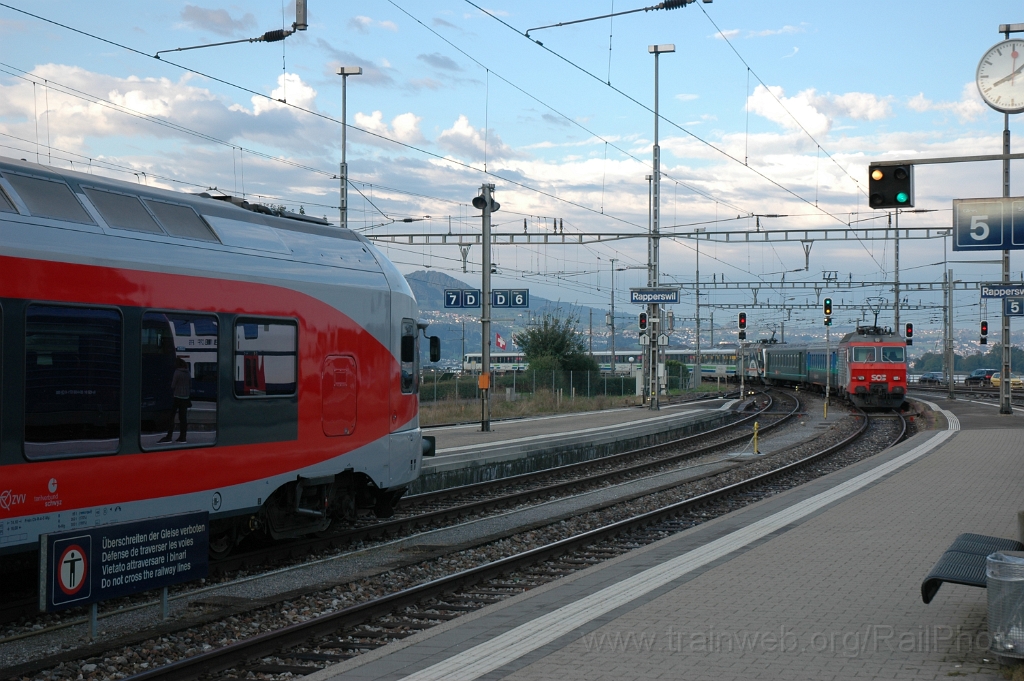 2971-0037-260913.jpg - SOB Re 446.016-8 + Re 456.093-4 "St.Gallen" + RABe 526.043-5 / Rapperswil 26.9.2013