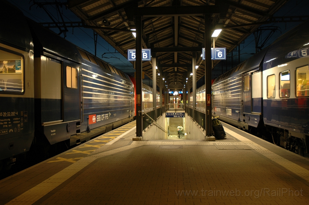 2997-0009-211013.jpg - SBB-CFF Re 450.110-2 "Hittnau" + 051-8 "Kleinandelfingen" / Pfäffikon SZ 21.10.2013