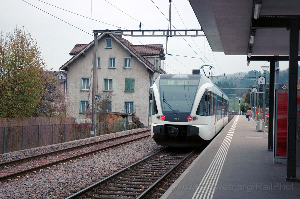 3011-0015-161113.jpg - Thurbo RABe 526.743-0 / Bazenheid 16.11.2013