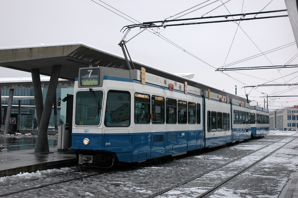 3012-0023-221113.jpg - VBZ Be 4/8 2111 + Be 2/4 2434 / Stettbach 22.11.2013