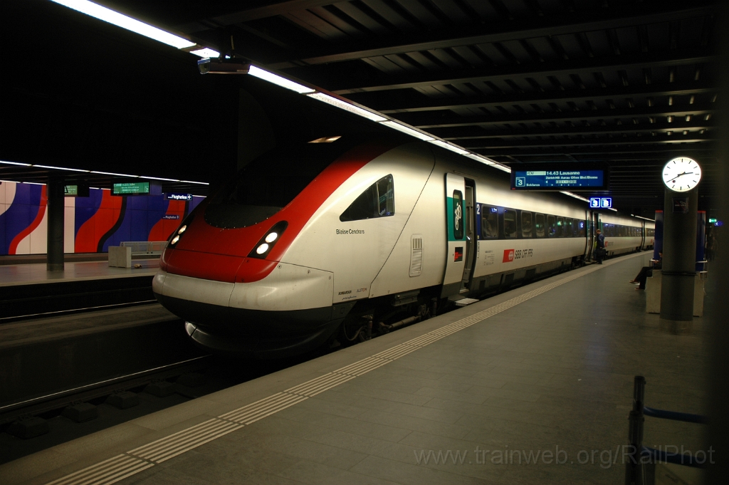 3015-0004-031213.jpg - SBB-CFF ICN RABDe 500.011-2 "Blaise Cendrars" / Zürich-Flughafen 3.12.2013