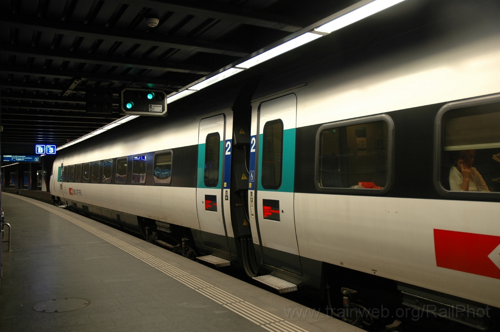 3015-0013-031213.jpg - SBB-CFF ICN RABDe 500.011-2 "Blaise Cendrars" / Zürich-Flughafen 3.12.2013