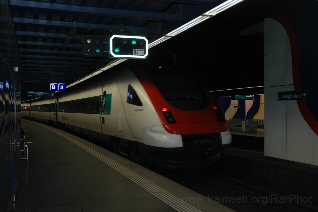 3015-0022-031213.jpg - SBB-CFF ICN RABDe 500.011-2 "Blaise Cendrars" / Zürich-Flughafen 3.12.2013