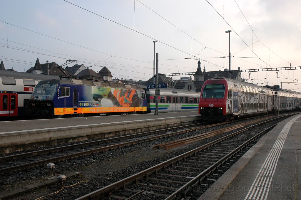 3041-0009-060314.jpg - SOB Re 456.092-6 "Amriswil" + SBB-CFF 50 85 86-33 112-8 "ZKB" / Rapperswil 6.3.2014