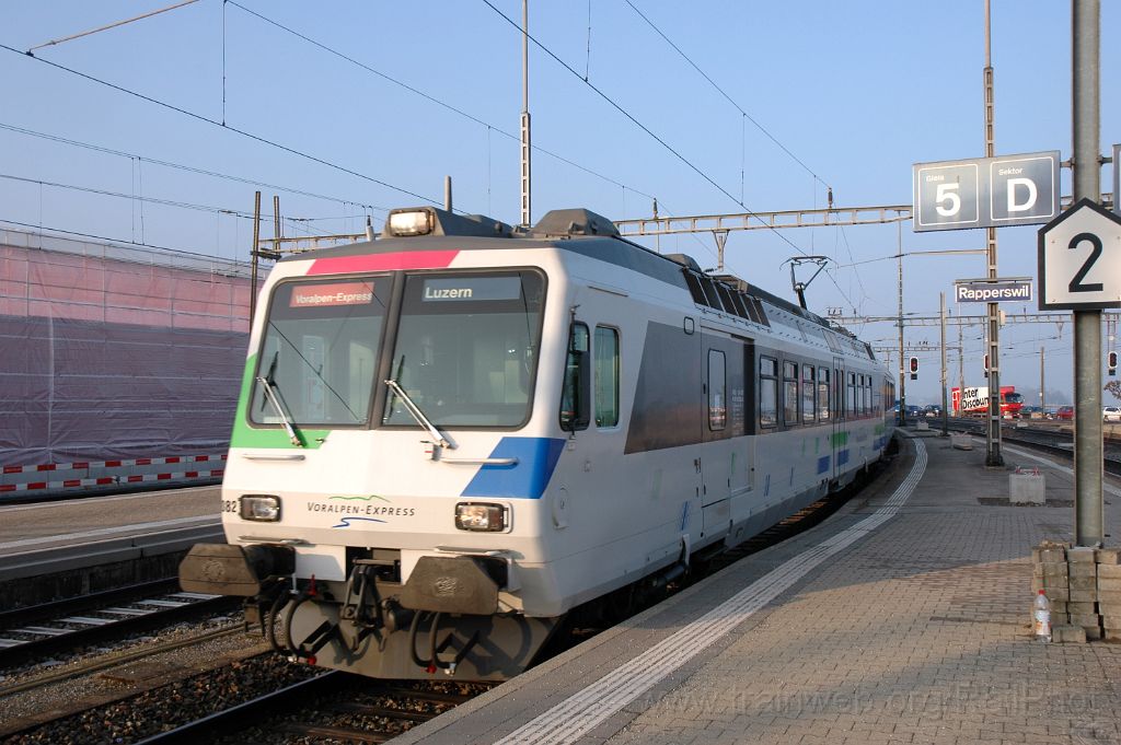 3042-0014-070314.jpg - SOB RBDe 561.082-9 / Rapperswil 7.3.2014