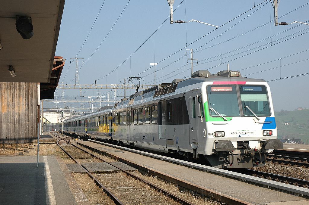 3044-0031-140314.jpg - SOB RBDe 561.084-5 / Immensee 14.3.2014