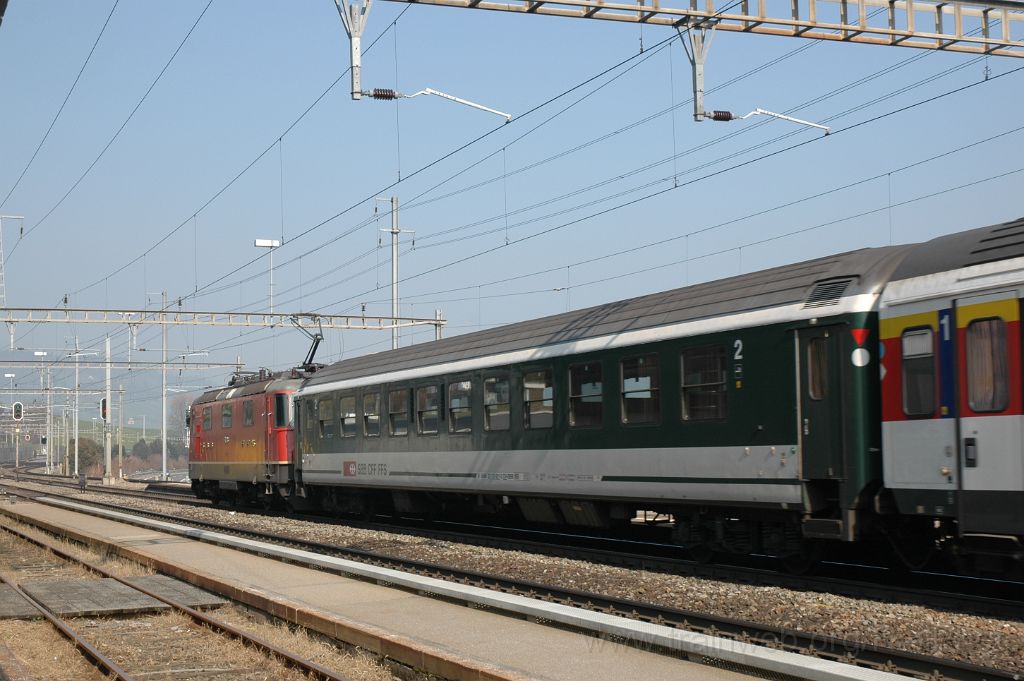3046-0005-140314.jpg - SBB-CFF Re 4/4'' 11206 / Immensee 14.3.2014