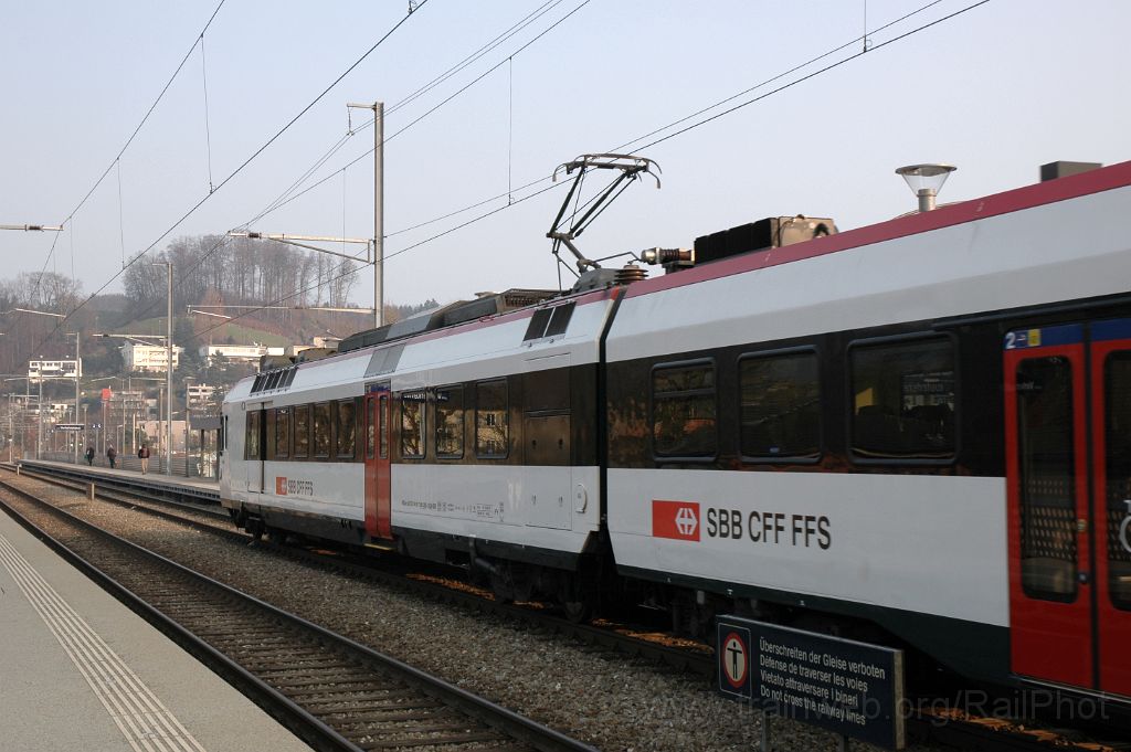 3048-0038-140314.jpg - SBB-CFF RBDe 560.280-0 / Luzern Verkehrshaus 14.3.2014