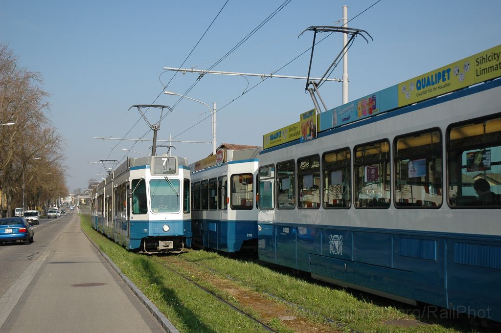 3051-0032-210314.jpg - VBZ Be 4/8 2121 + Be 2/4 2429 + Be 4/8 2108 + Be 2/4 2433 / Bahnhof Stettbach 21.3.2014