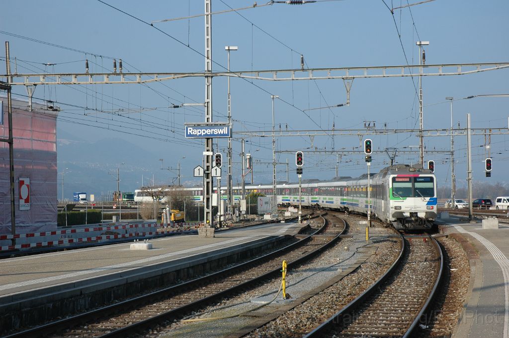 3054-0022-280314.jpg - SOB RBDe 561.084-5 + RBDe 561.081-1 / Rapperswil 28.3.2014
