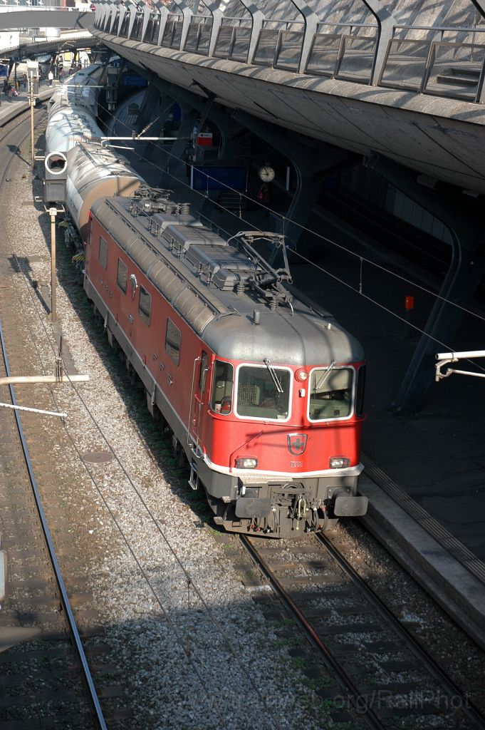3055-0023-280314.jpg - SBB-CFF Re 6/6 11689 "Gerra-Gambalogno" / Zürich-Stadelhofen 28.3.2014