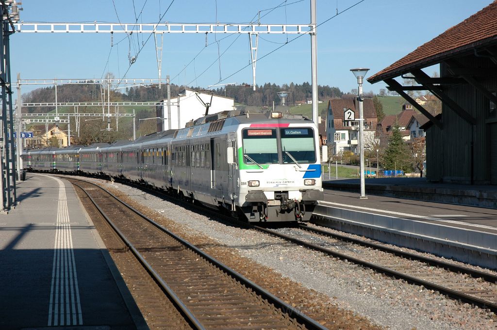 3056-0043-290314.jpg - SOB RBDe 561.084-5 / Uznach 29.3.2014