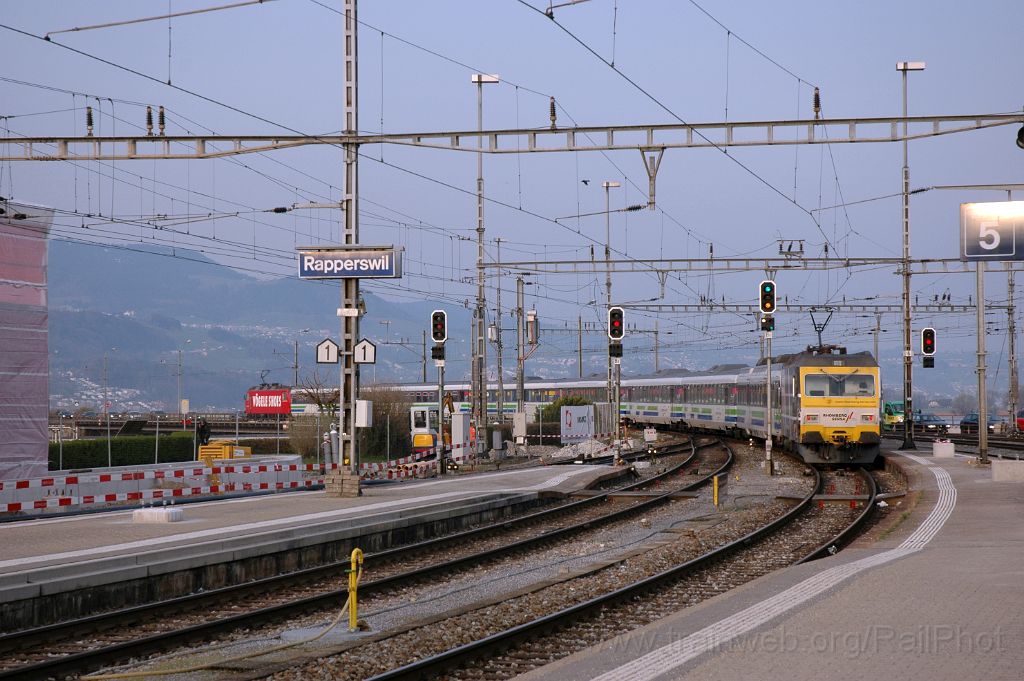 3060-0047-010414.jpg - SOB Re 456.094-2 "Herisau" + Re 456.093-4 "St.Gallen" / Rapperswil 1.4.2014