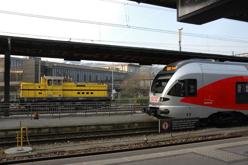 3061-0018-010414.jpg - Vanoli Bm 847.853-9 "Lok Goldau" + SOB RABe 526.062-5 "Chapfenberg" / Rapperswil 1.4.2014