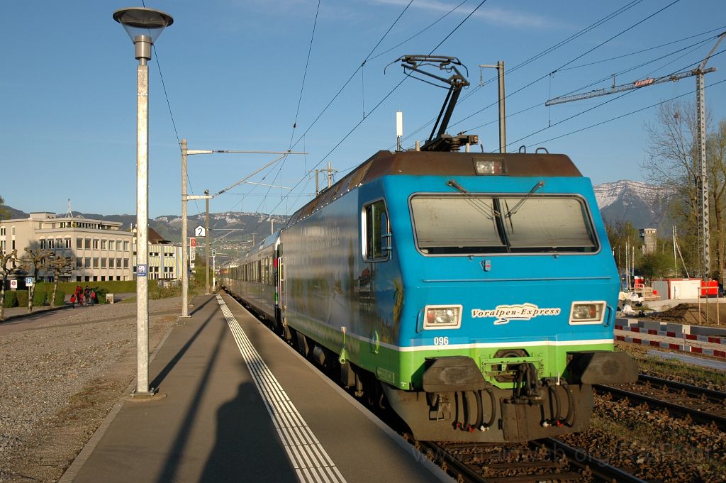 3070-0010-100414.jpg - SOB Re 456.096-7 "Wattwil" / Schmerikon 10.4.2014