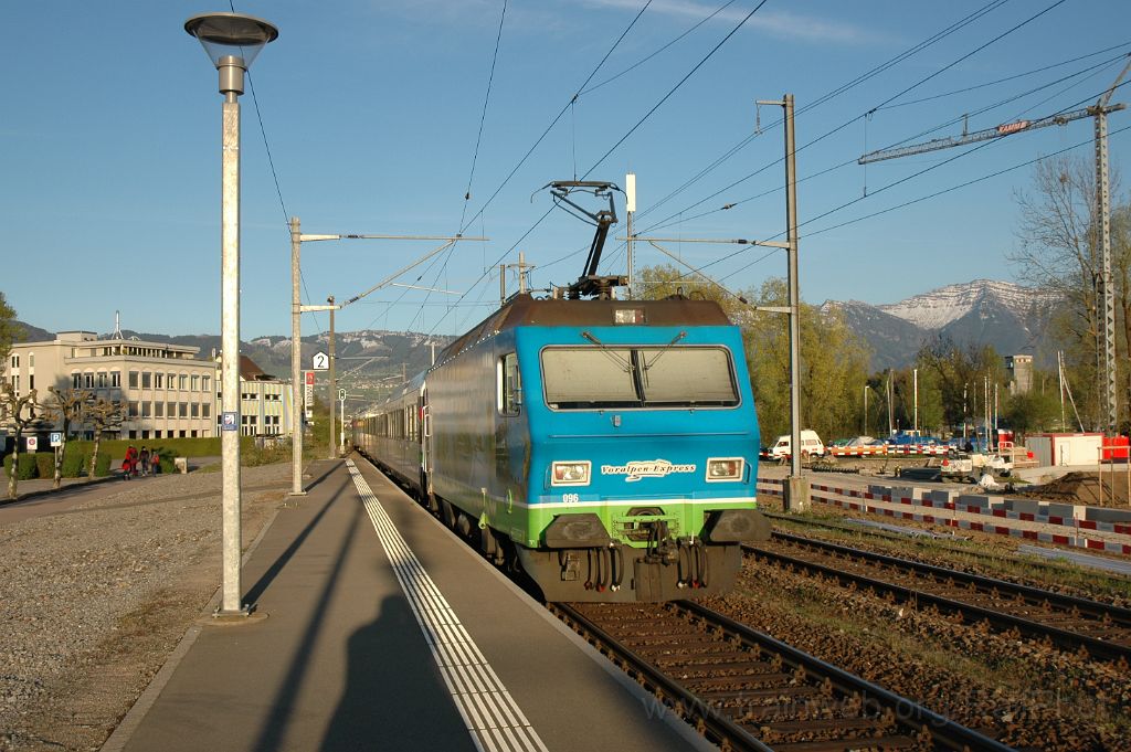 3070-0011-100414.jpg - SOB Re 456.096-7 "Wattwil" / Schmerikon 10.4.2014