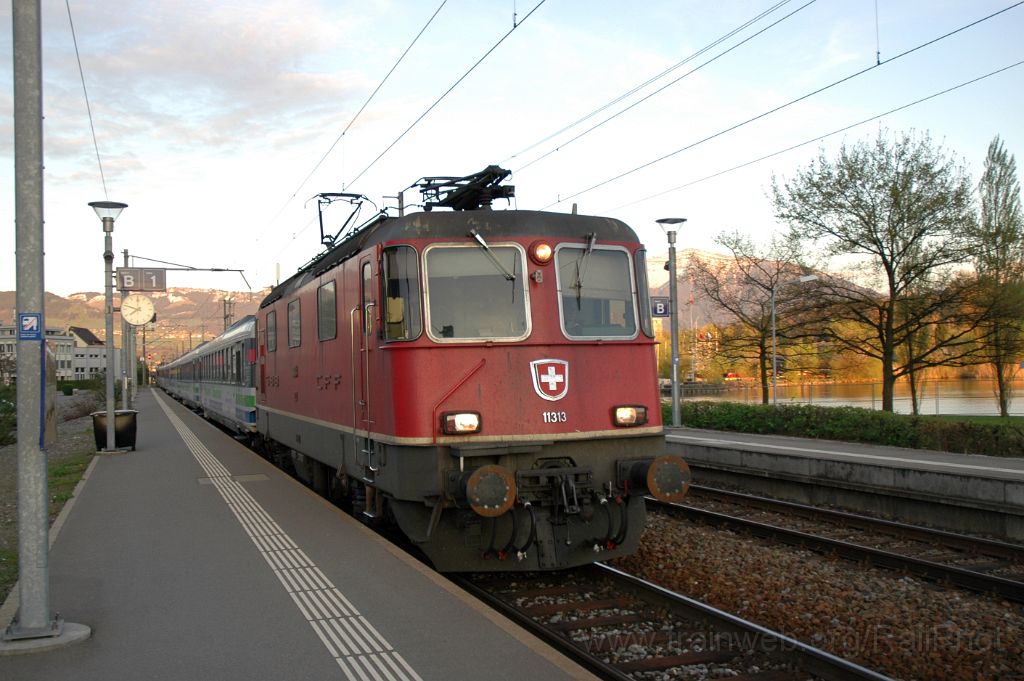 3070-0043-100414.jpg - SBB-CFF Re 4/4'' 11313 /Schmerikon 10.4.2014