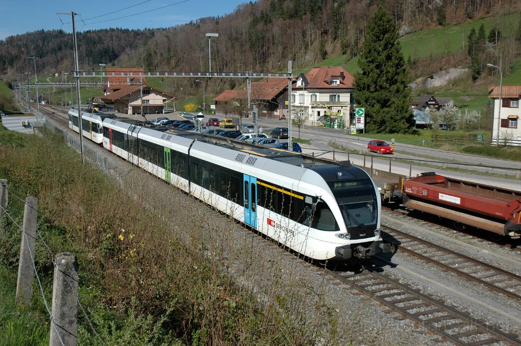 3072-0047-110414.jpg - Thurbo RABe 526.754-7 + RABe 526.743-0 /  Brunnadern- Neckertal 11.4.2014