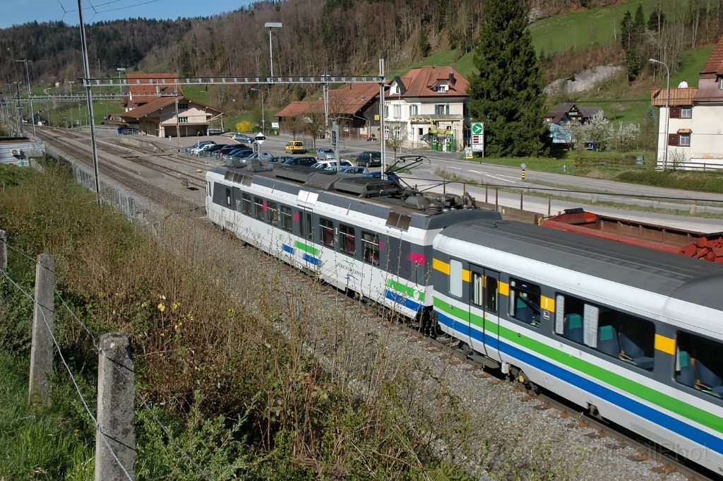 3073-0026-110414.jpg - SOB RBDe 561.084-5 /  Brunnadern- Neckertal 11.4.2014