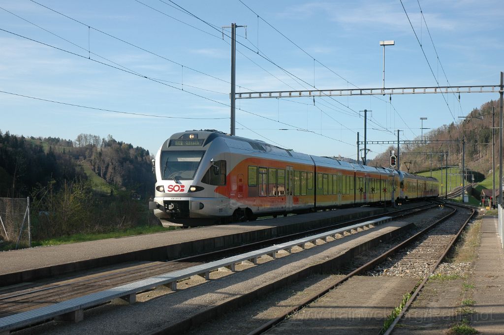 3075-0025-110414.jpg - SOB RABe 526.051-8 "Zimmerberg" + RABe 526.042-7 "Hochstückli" /  Brunnadern- Neckertal 11.4.2014