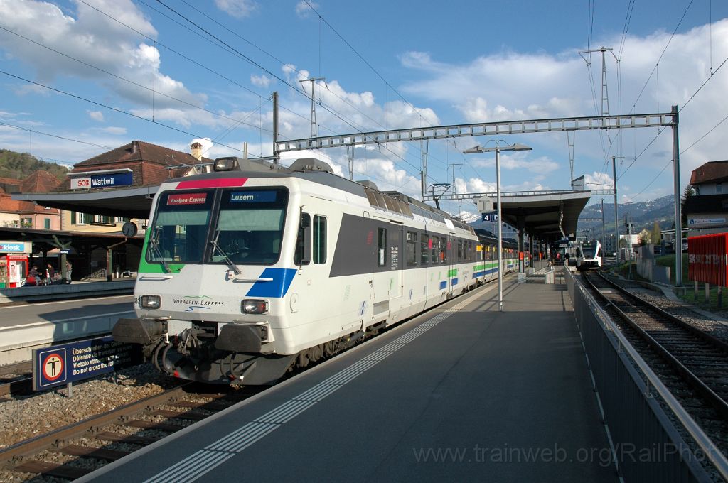 3079-0018-230414.jpg - SOB RBDe 561.082-9 + Thurbo RABe 526.702-6 "Frauenfeld" / Wattwil 23.4.2014