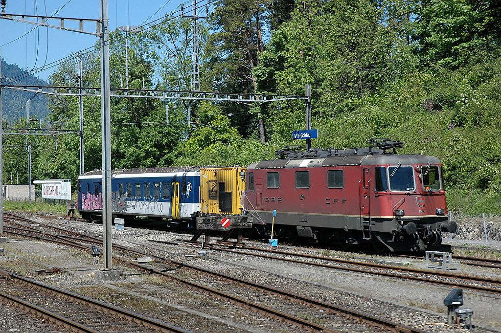 3108-0042-180514.jpg - SBB-CFF Re 4/4'' 11277 + Sperry SRS 241 / Arth-Goldau 18.5.2014