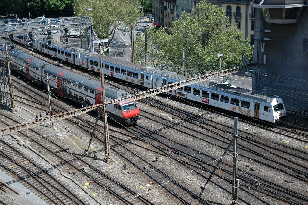3124-0011-230514.jpg - BLS Bt (VU''') 50 85 80-35 990-1 "Kambly" + SBB-CFF Bt (IC Dst) 50 85 26-94 909-6 / Bern 23.5.2014