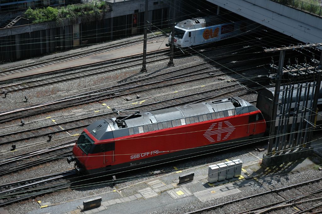 3124-0031-230514.jpg - SBB-CFF Re 460.111-8 "Kempt" + BLS Re 465.004-0 "Trubschachen" / Bern 23.5.2014