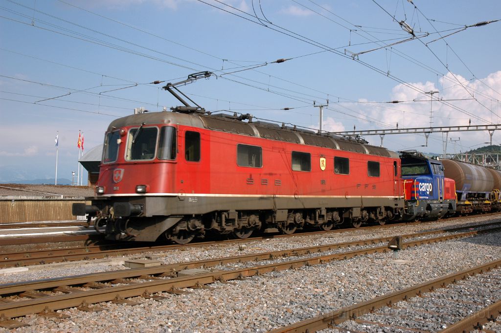 3151-0042-130614.jpg - SBB-CFF Re 6/6 11611 "Rüti ZH" + Eem 923.011-1 / Wädenswil 13.6.2014