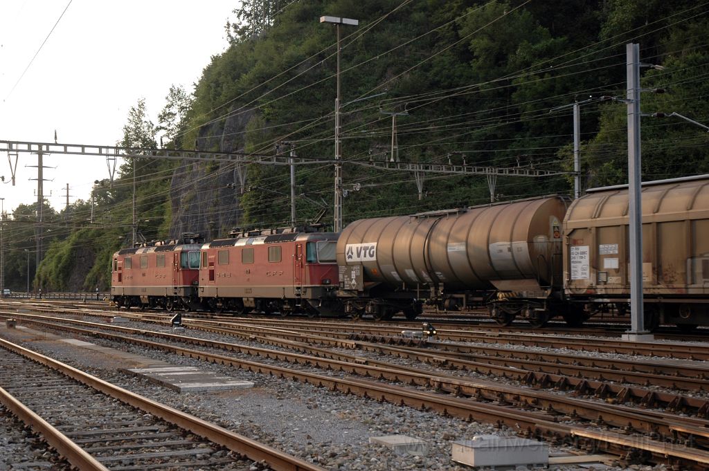 3186-0042-260614.jpg - SBB-CFF Re 4/4''' 11354 + Re 4/4'' 11251 / Ziegelbrücke 26.6.2014