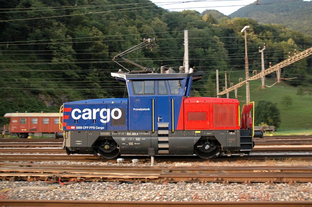 3187-0031-260614.jpg - SBB-CFF Eem 923.024-4 "Fronalpstock" / Ziegelbrücke 26.6.2014