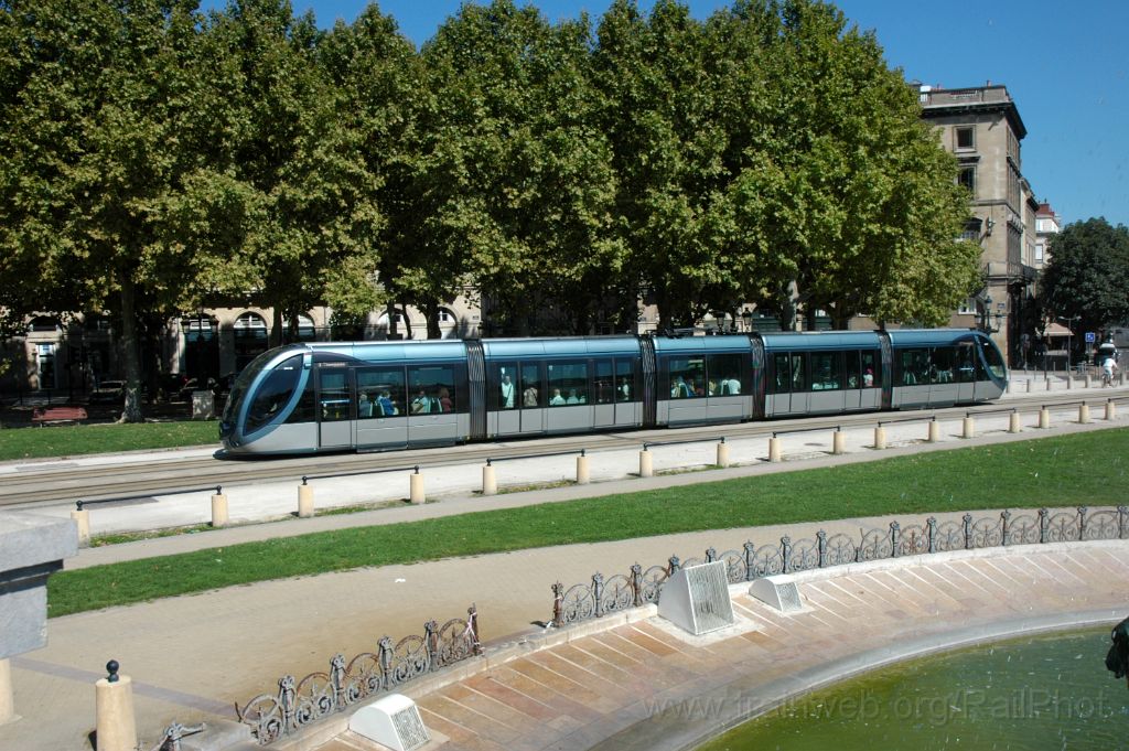 3200-0022-160714.jpg - TBC Citadis 302 Nr. 2256 "Ville de Castelldefels" / Esplanade des Quinconces 16.7.2014