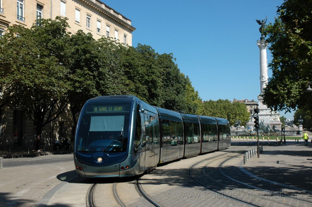 3201-0009-160714.jpg - TBC Citadis 302 Nr. 2246 / Quinconces 16.7.2014