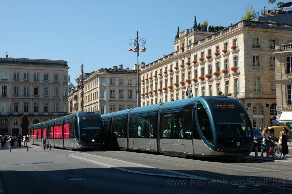 3201-0016-160714.jpg - TBC Citadis 402 No.1308 + 1306 "Été métropolitain" / Cours du 30 Juillet 16.7.2014