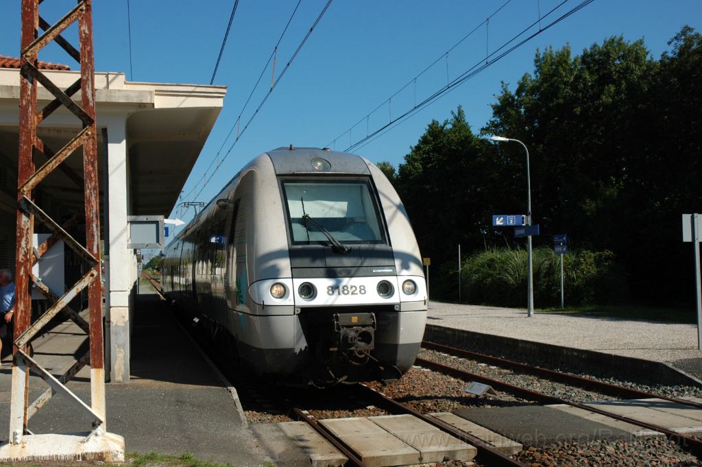 3203-0042-160714.jpg - SNCF B 81828 / Lesparre-Médoc 16.7.2014